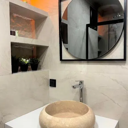 With Pool & Jacuzzi & Bbq فيلة *