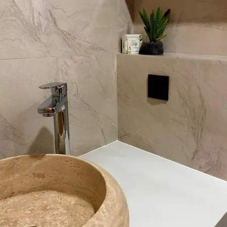 With Pool & Jacuzzi & Bbq فيلة *