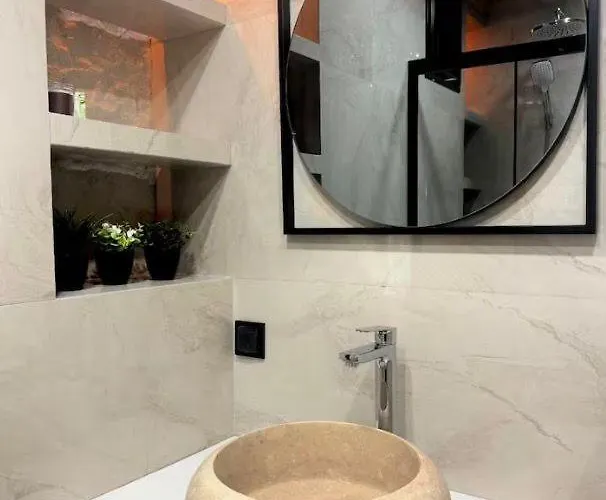 With Pool & Jacuzzi & Bbq Villa *