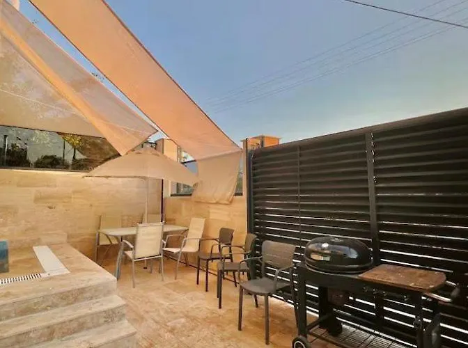 With Pool & Jacuzzi & Bbq Villa Antalya